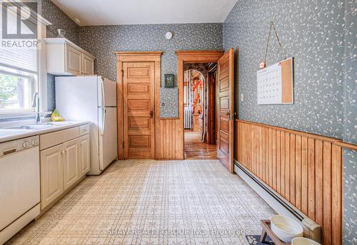 543 Queenston Road, Cambridge, ON - Indoor Photo Showing Kitchen
