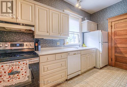 543 Queenston Road, Cambridge, ON - Indoor Photo Showing Kitchen