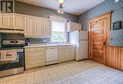 543 Queenston Road, Cambridge, ON - Indoor Photo Showing Kitchen