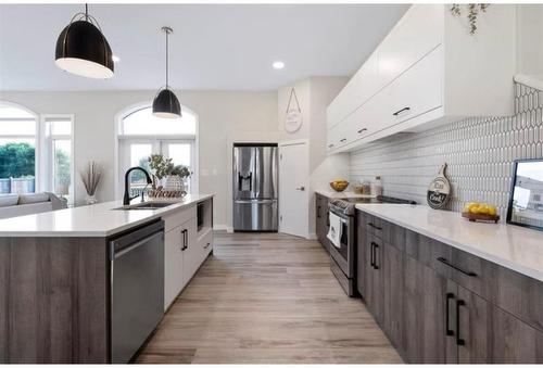 1892 Mccreary Road, Winnipeg, MB - Indoor Photo Showing Kitchen With Upgraded Kitchen