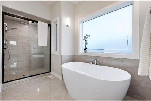 1892 Mccreary Road, Winnipeg, MB - Indoor Photo Showing Bathroom