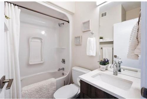 1892 Mccreary Road, Winnipeg, MB - Indoor Photo Showing Bathroom