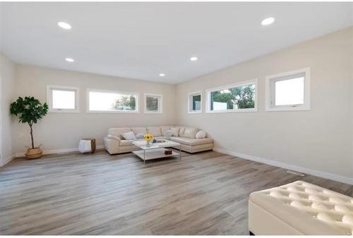 1892 Mccreary Road, Winnipeg, MB - Indoor