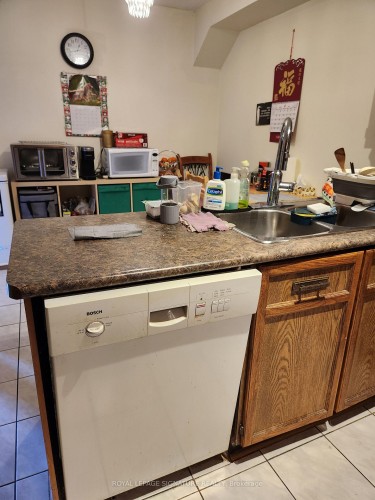 Upper-4253 Trellis Crescent, Mississauga, ON 