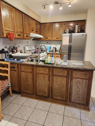 Upper-4253 Trellis Crescent, Mississauga, ON 