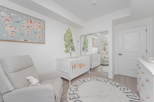 810-345 Wheat Boom Drive, Oakville, ON - Indoor