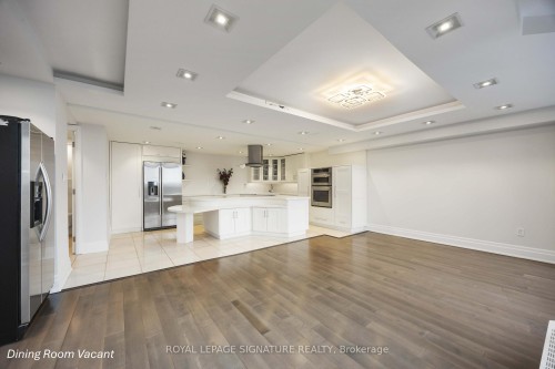 2904-2045 Lakeshore Boulevard W, Toronto, ON - Indoor Photo Showing Kitchen