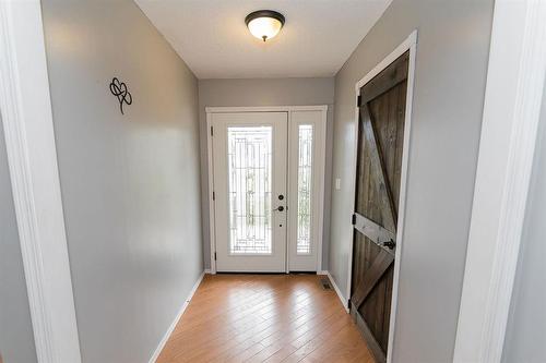 250 2Nd Avenue Nw, Carman, MB - Indoor Photo Showing Other Room