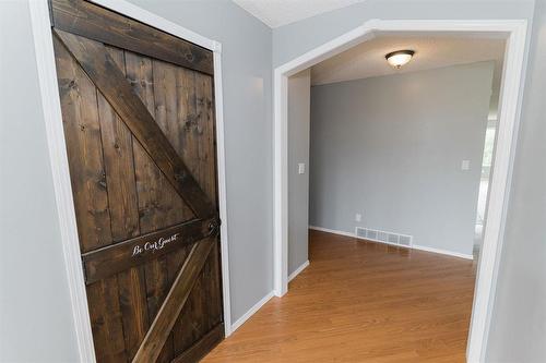 250 2Nd Avenue Nw, Carman, MB - Indoor Photo Showing Other Room