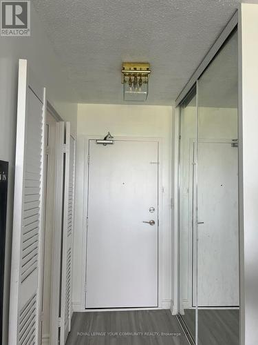 804 - 15 Vicora Linkway Way, Toronto, ON - Indoor