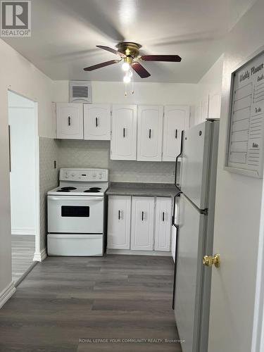 804 - 15 Vicora Linkway Way, Toronto, ON - Indoor Photo Showing Kitchen