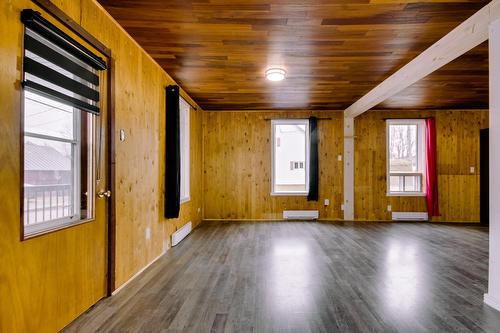 Salon - 151 Rue St-Georges, Saint-Séverin, QC - Indoor Photo Showing Other Room