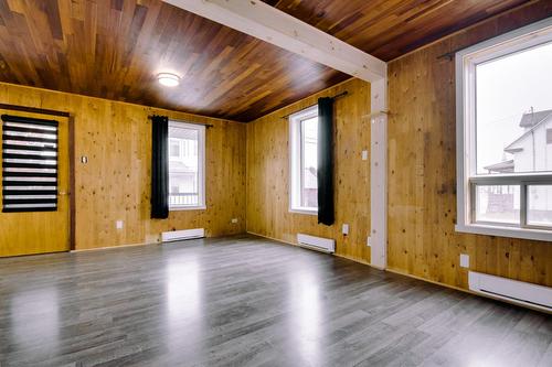 Salon - 151 Rue St-Georges, Saint-Séverin, QC - Indoor Photo Showing Other Room