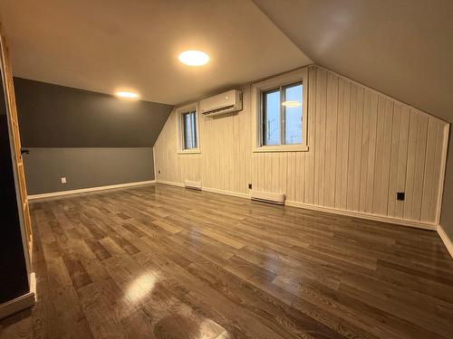 Chambre à coucher - 151 Rue St-Georges, Saint-Séverin, QC - Indoor Photo Showing Other Room
