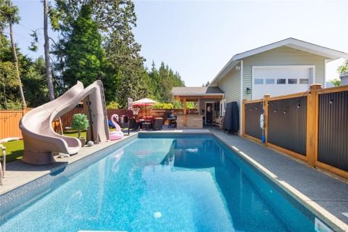 1988 Maple Bay Rd, Duncan, BC 