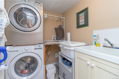 6274 Somenos Rd, Duncan, BC 