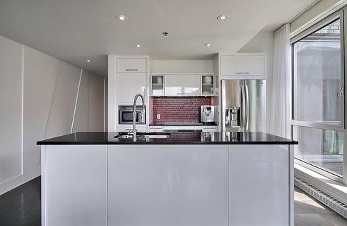 Kitchen - 501-370 Rue St-André, Montréal (Ville-Marie), QC - Indoor Photo Showing Kitchen With Upgraded Kitchen