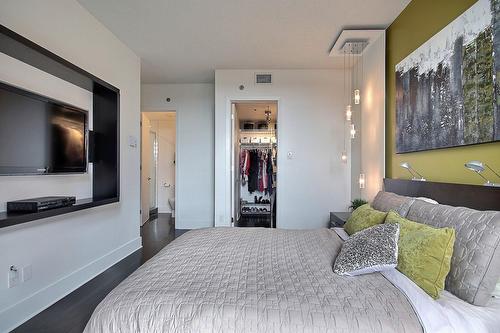 Primary bedroom - 501-370 Rue St-André, Montréal (Ville-Marie), QC - Indoor Photo Showing Bedroom