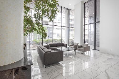 Hall - 501-370 Rue St-André, Montréal (Ville-Marie), QC - Indoor Photo Showing Other Room