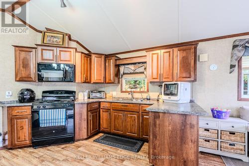 4 Tamarack - 4449 Milburough Line, Burlington, ON - Indoor Photo Showing Kitchen With Double Sink