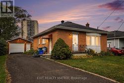 404 MARIA GORETTI CIRCLE  Ottawa, ON K1L 6S4