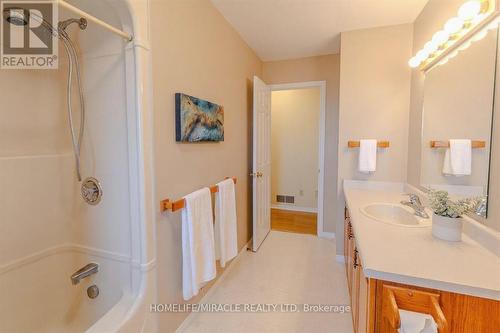 9370 10Th Line, Halton Hills, ON - Indoor Photo Showing Bathroom