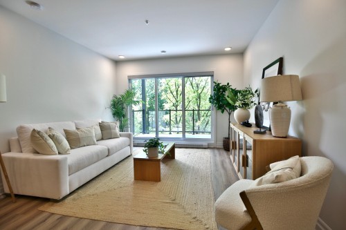 Salon - 112-2100 Rue Benoit, Saint-Bruno-De-Montarville, QC - Indoor Photo Showing Living Room