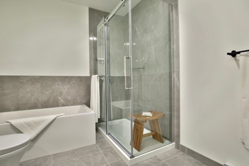 Salle de bains - 112-2100 Rue Benoit, Saint-Bruno-De-Montarville, QC - Indoor Photo Showing Bathroom