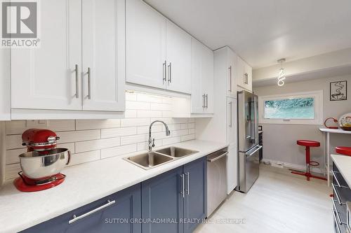 192 Nelson Street, Bradford West Gwillimbury, ON - Indoor Photo Showing Kitchen With Double Sink With Upgraded Kitchen