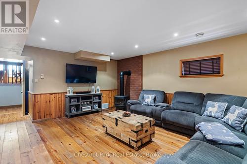 1109 Canopy Lane, Algonquin Highlands (Stanhope), ON - Indoor Photo Showing Living Room