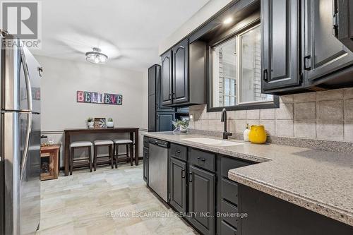 5119 Cherryhill Crescent, Burlington, ON - Indoor Photo Showing Bathroom