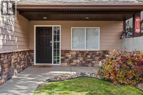3431 Camelback Drive, Kelowna, BC - Outdoor With Deck Patio Veranda With Exterior