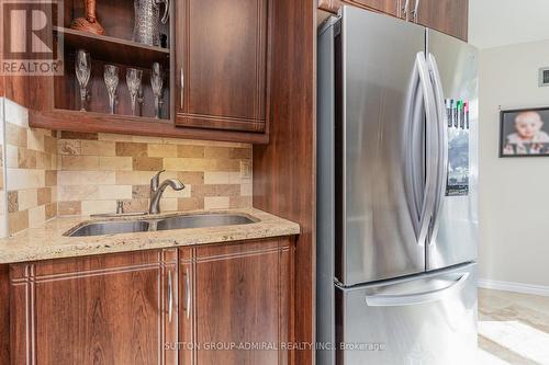 807 - 7440 Bathurst Street, Vaughan, ON - Indoor Photo Showing Kitchen With Double Sink