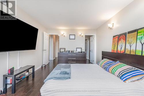 807 - 7440 Bathurst Street, Vaughan, ON - Indoor Photo Showing Bedroom