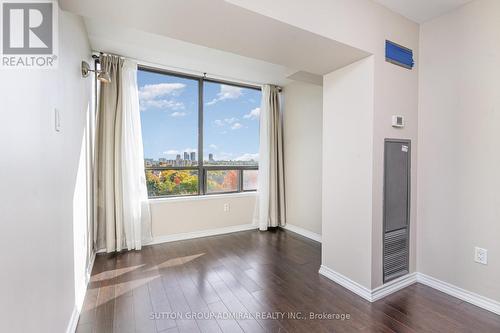 807 - 7440 Bathurst Street, Vaughan, ON - Indoor Photo Showing Other Room