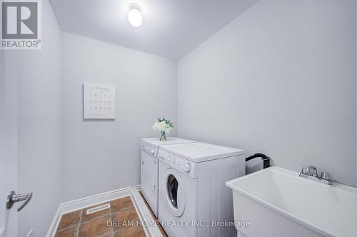 172 Tom Taylor Crescent, Newmarket, ON - Indoor Photo Showing Laundry Room