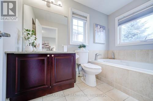 172 Tom Taylor Crescent, Newmarket, ON - Indoor Photo Showing Bathroom