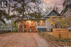 1124 1st AVENUE NW  Moose Jaw, SK S6H 3N3