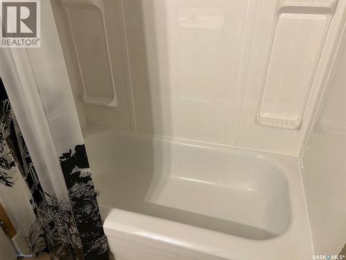 6517 Rochdale Boulevard, Regina, SK - Indoor Photo Showing Bathroom