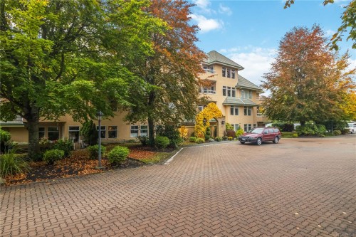 201-2311 Mills Rd, Sidney, BC - Outdoor