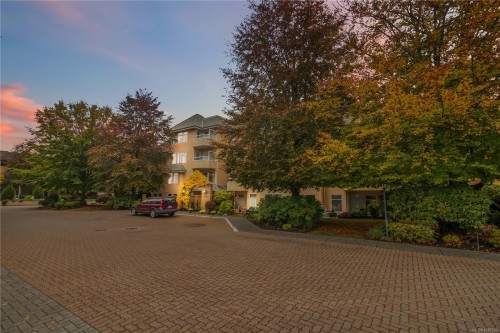 201-2311 Mills Rd, Sidney, BC - Outdoor