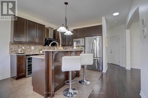 106 Milos Road, Richmond Hill, ON - Indoor Photo Showing Kitchen With Upgraded Kitchen