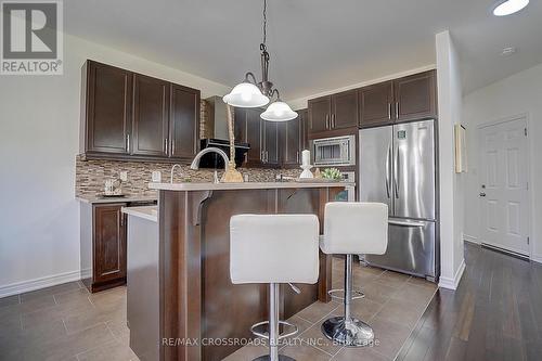106 Milos Road, Richmond Hill, ON - Indoor Photo Showing Kitchen With Upgraded Kitchen