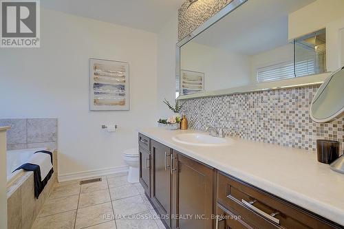 106 Milos Road, Richmond Hill, ON - Indoor Photo Showing Bathroom