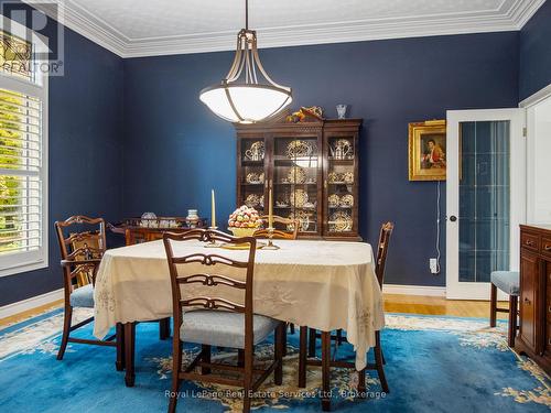 Separate Dining room - 47 Fox Run Drive, Puslinch, ON - Indoor Photo Showing Dining Room