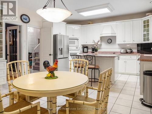 Dining area in Kitchen - 47 Fox Run Drive, Puslinch, ON - Indoor Photo Showing Dining Room