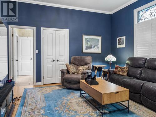 Main Floor Family Room - 47 Fox Run Drive, Puslinch, ON - Indoor Photo Showing Living Room