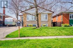 12 LEAVENWORTH CRESCENT  Toronto, ON M9C 1T4