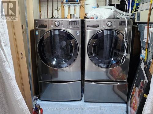 12 Leavenworth Crescent, Toronto, ON - Indoor Photo Showing Laundry Room