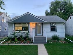 490 Kavanagh ST  Winnipeg, MB R2J 0L2